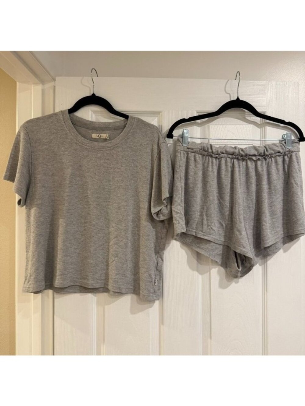 2PC UGG Crewneck Shirt Shorts Lounge Pajama Set Gray Size Medium
